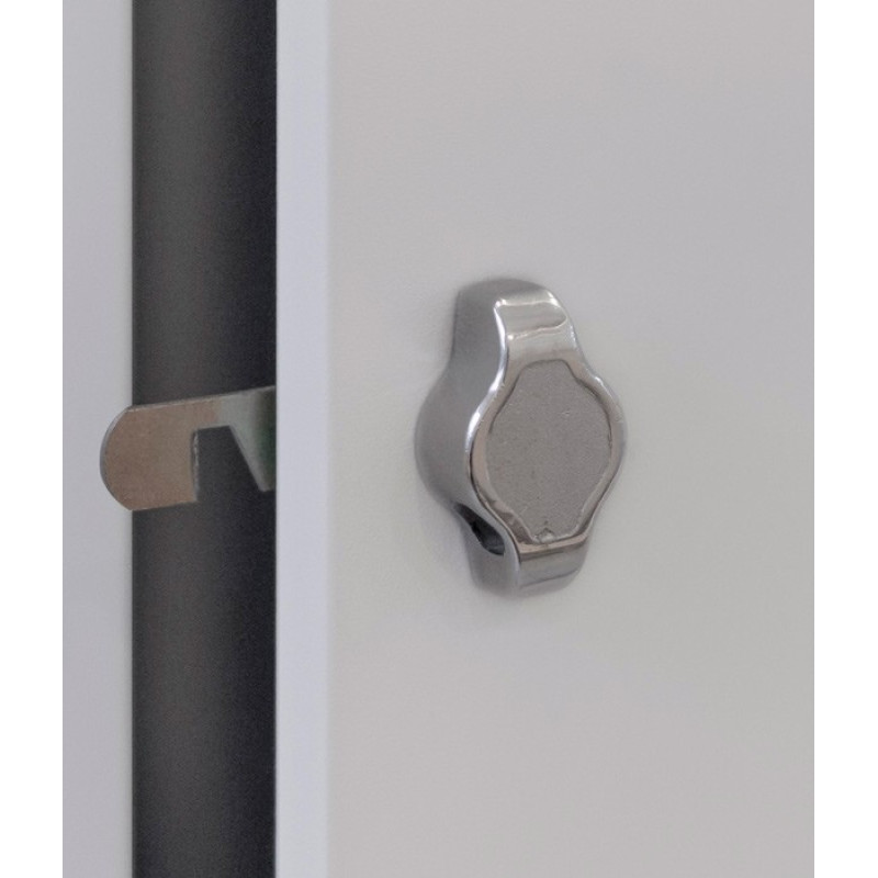 Swivel lock for a locker