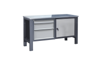 High-load capacity metal workbenches